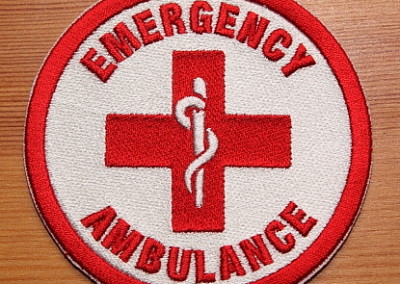 Tikitud embleem